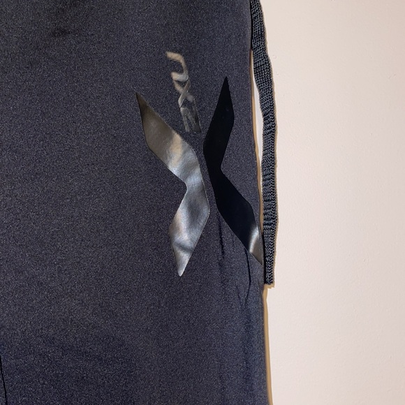 Core Compression Tights - Picture 2 of 6